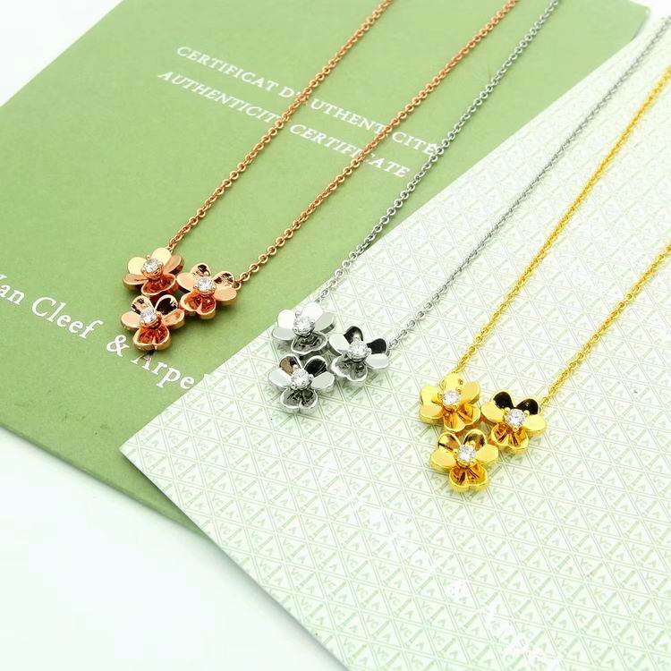 Van Cleef & Arpels necklace lyh21